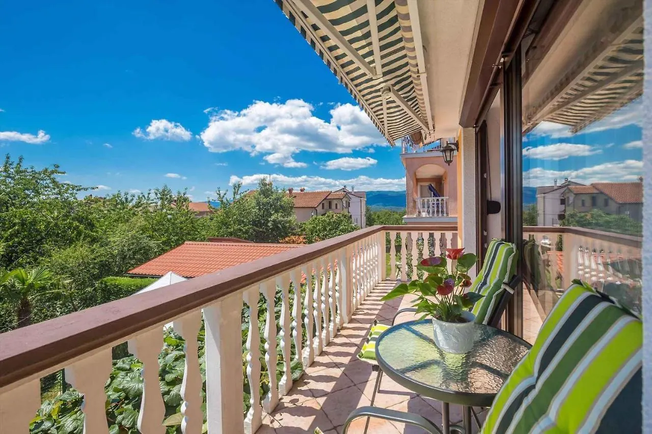 Apartment In Viskovo 31060