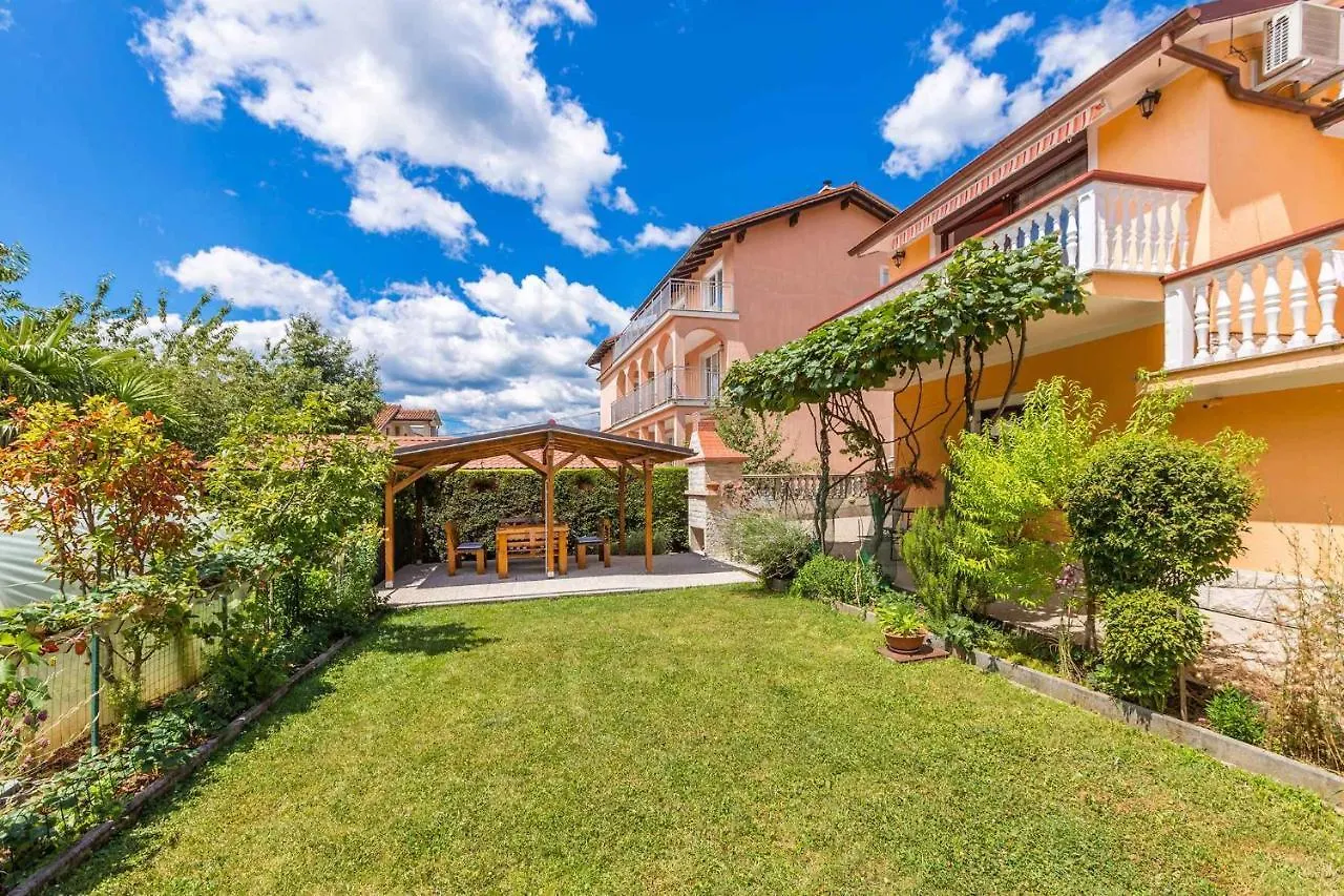 Apartment In Viskovo 31060