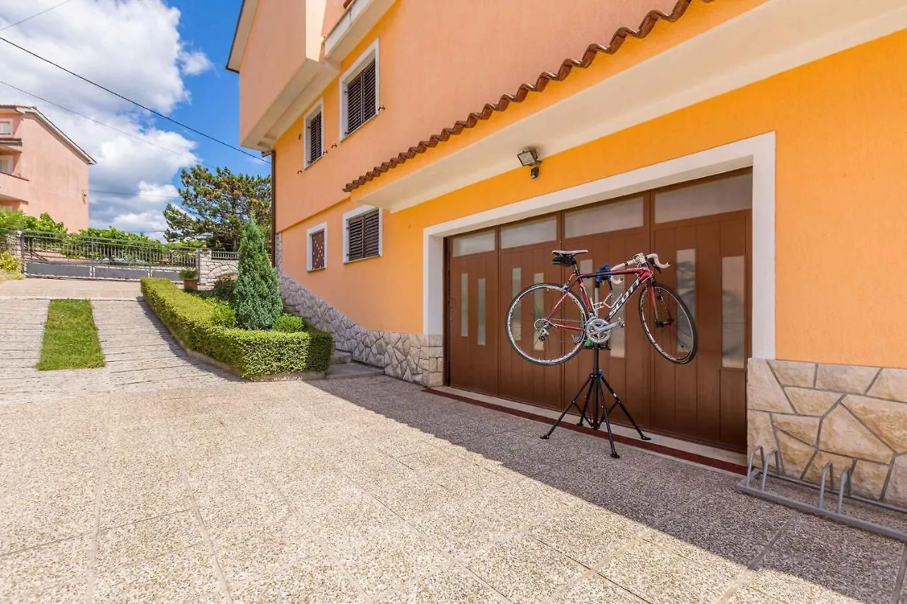 Apartment In Viskovo 31060